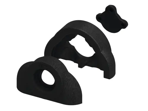Zwei schwarze Schalldämmboxen von TECE, eine mit offenem Innenbereich und eine flache Abdeckung, zur Dämmung von U-Doppelwandscheiben.